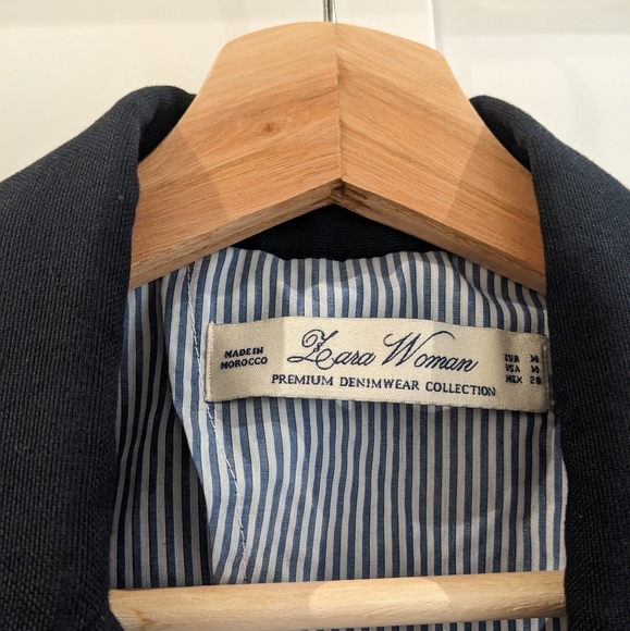 Zara Size M, Navy Denim 3/4 Arm Blazer with Gold Button detail. - Picture 3 of 8